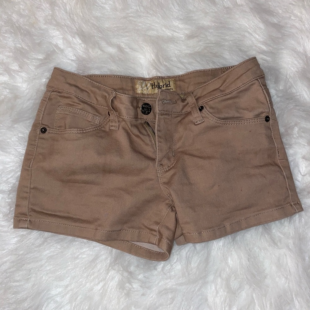 khaki shorts